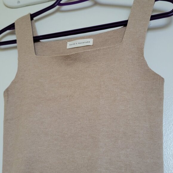 RHIPE'S BACKYARD tank top - Picture 2 of 2